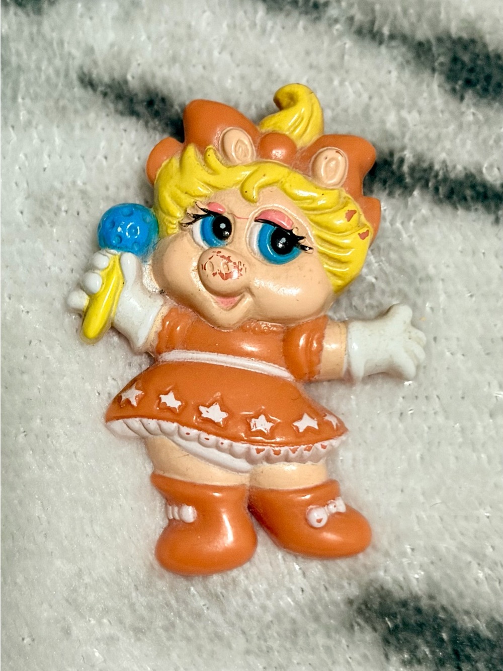 Vintage Avon (1988) Muppet Babies "Stage Stars" Baby Miss Piggy Brooch Pin